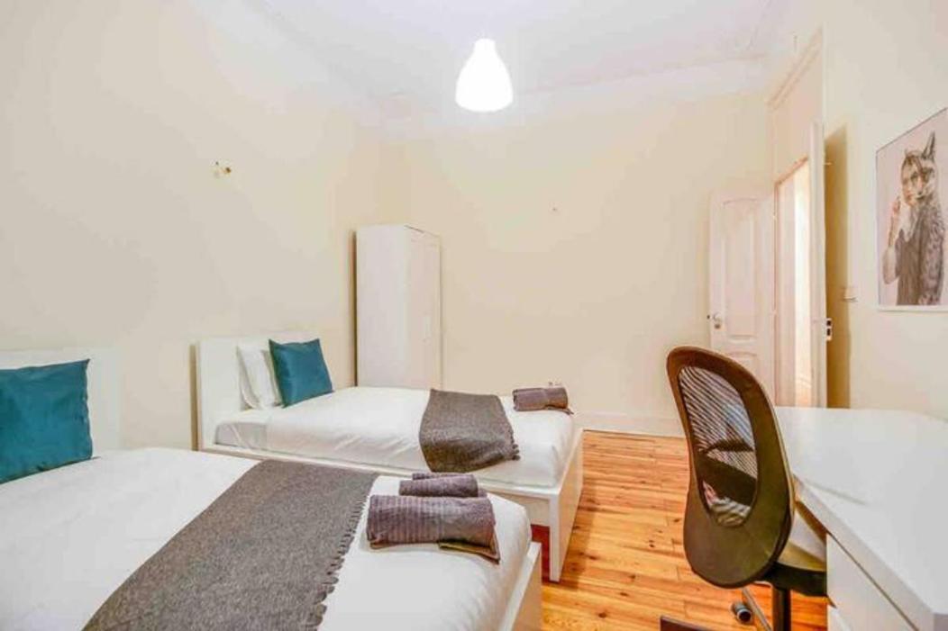 Spacious Apartment Alameda Lisbon Bagian luar foto